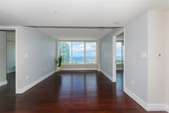 Building Photo - 1009 Kapiolani Blvd