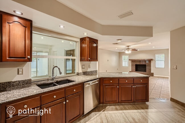 Building Photo - 1601 Gulf Road, Tarpon Springs, FL, 34689