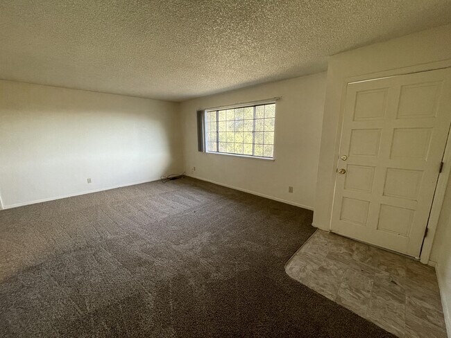 Foto del edificio - 44768 Spring Hill Rd