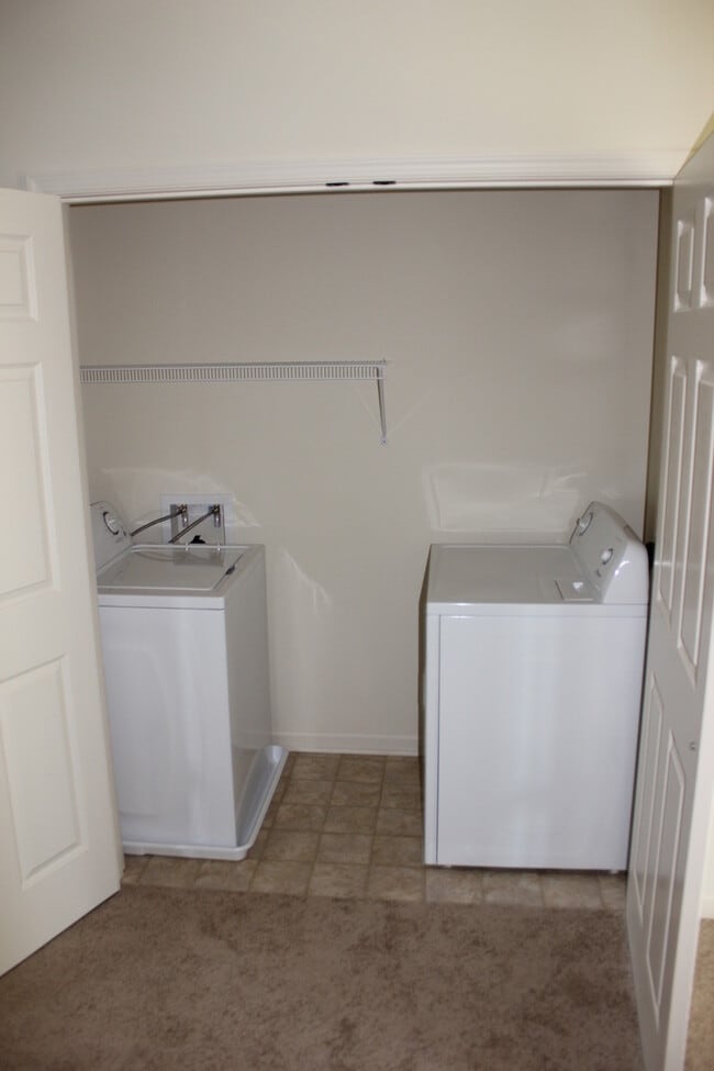Building Photo - Townhouse for Rent in Wellington Park
