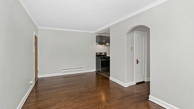 Building Photo - 846 W Ainslie St