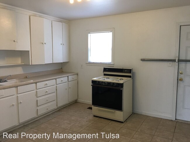 Building Photo - 2 br, 1 bath House - 2104 North Frankfort Pl