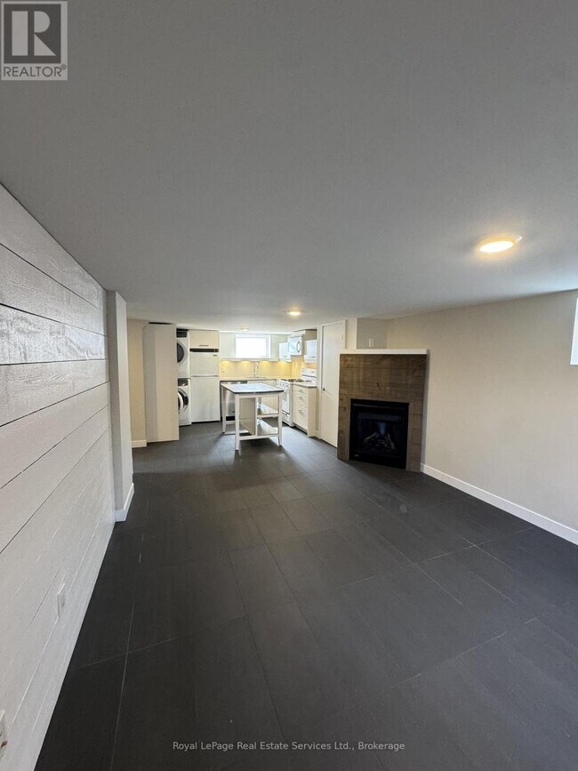 Photo du bâtiment - 40 Bond St