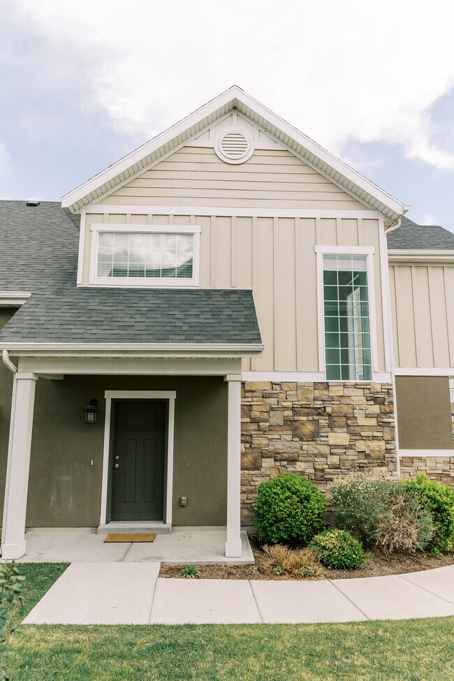Building Photo - 1792 W Park Willow Way