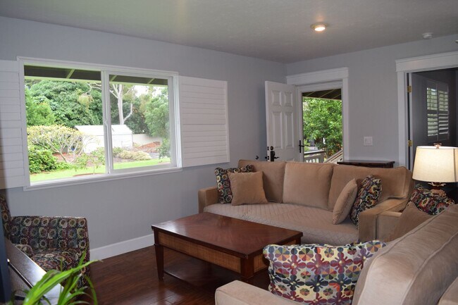 Foto del edificio - Furnished 3 bd. 2 ba. Makawao cottage on gated estate. Available May 1st for 1 yr. lease