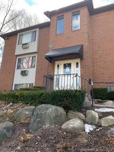 Primary Photo - 211 Highland Ave