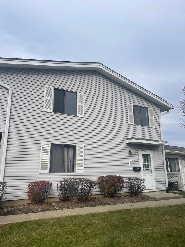 Foto del edificio - 225 Barcliffe Ln