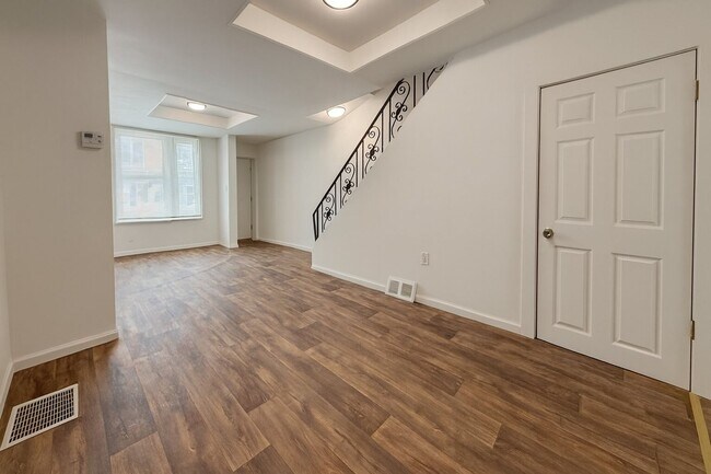 Foto del edificio - Spacious 3BR Home in Point Breeze Near Parks & Broad Street