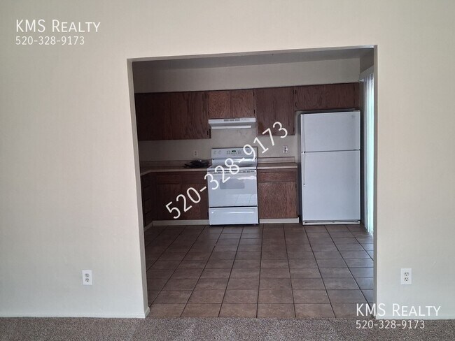 Foto del edificio - 13501 N Lon Adams Rd