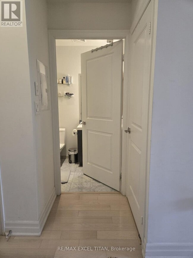 Photo du bâtiment - 8 The Esplanade