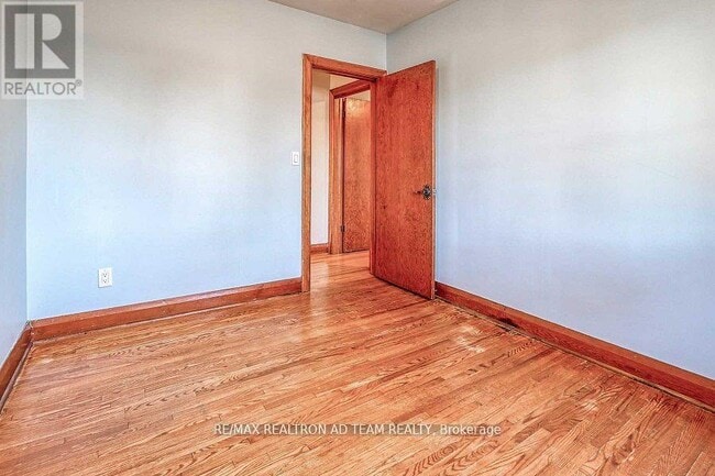 Photo du bâtiment - 114 Arlington Ave