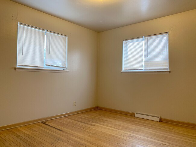 Foto del edificio - 7711 W Hampton Ave
