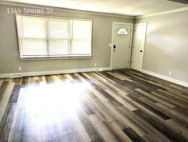 Building Photo - 1344 Spring St