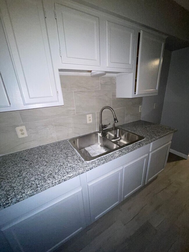 Photo - 1717 Jade Avenue Apartment