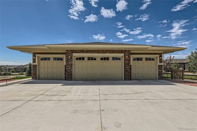 Foto del edificio - One-of-a-Kind 4-Bed Castle Rock Retreat with 4 car Attached Garage