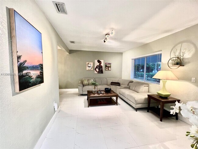 Foto del edificio - 1380 SW 11th St