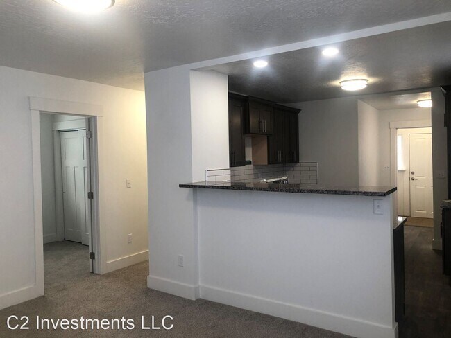 Building Photo - 2 br, 1 bath House - 28 E LACROSSE