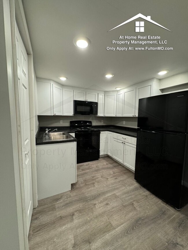 Building Photo - 103 E 3rd St