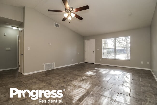 Building Photo - 1565 Quill Ct