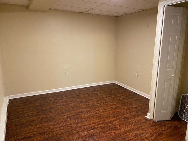 Foto del edificio - 432 N 64th St