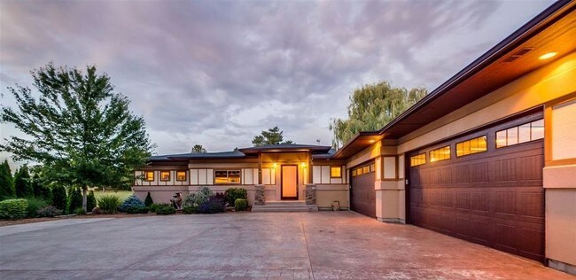 Foto del edificio - 638 N Edgewood Ln