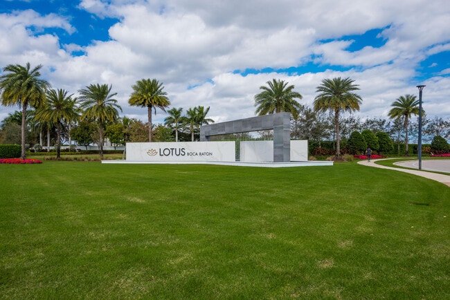 Foto del edificio - 8131 Laurel Falls Dr