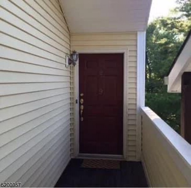 Primary Photo - 602 Deepdale Ct
