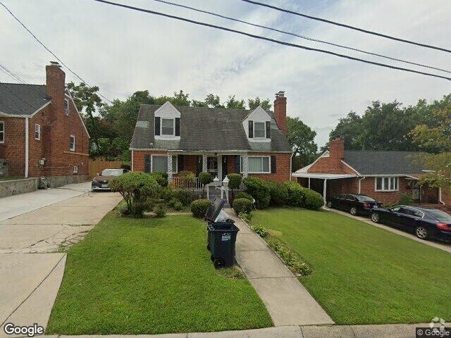 Building Photo - 709 Sheridan St