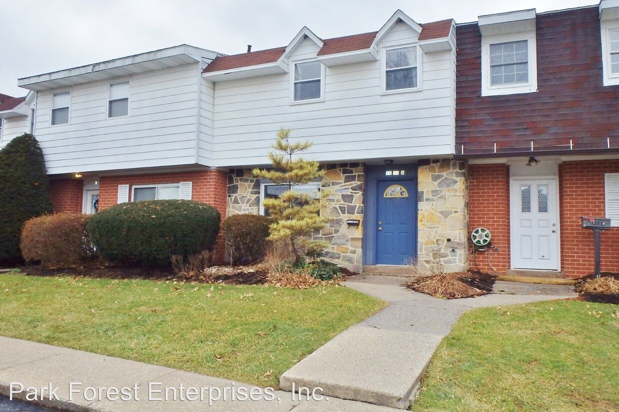 Primary Photo - 3 br, 2.5 bath House - 1131D W. Aaron Drive