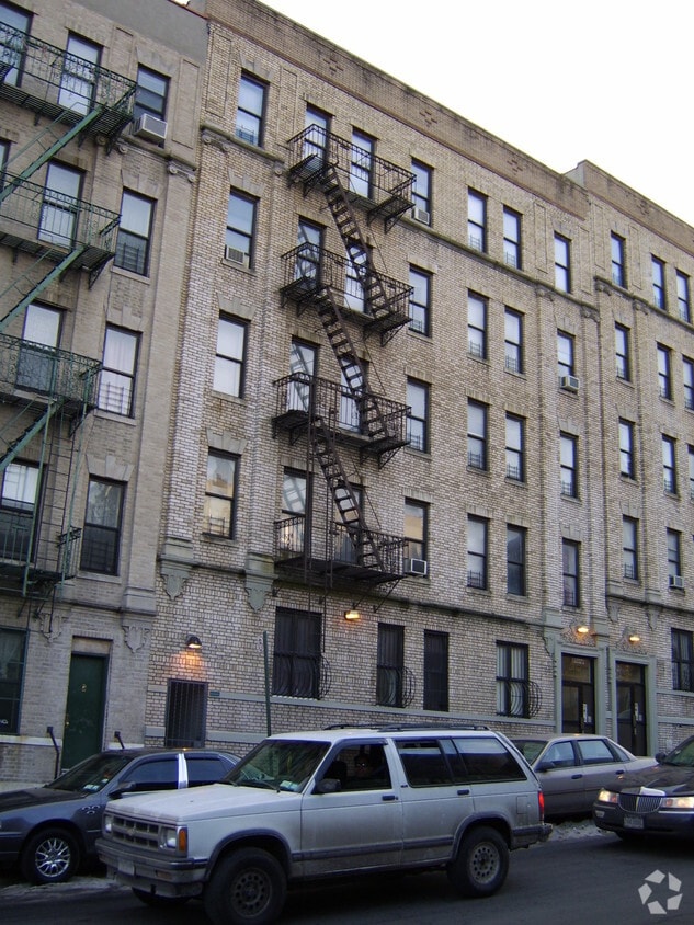 Primary Photo - 236 E 165th St