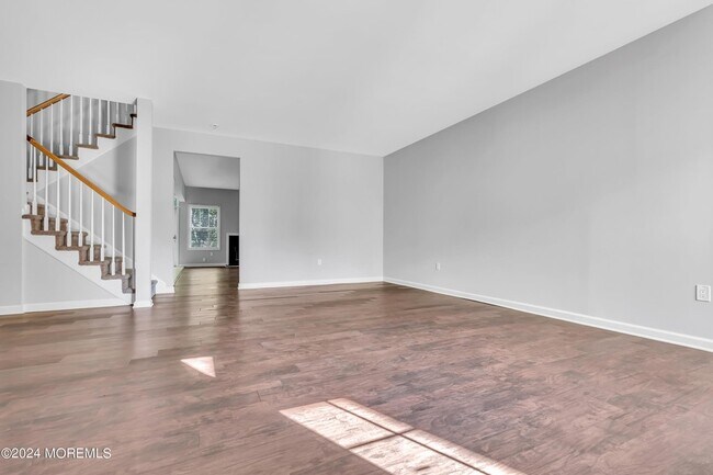 Building Photo - 44 Smock Ct