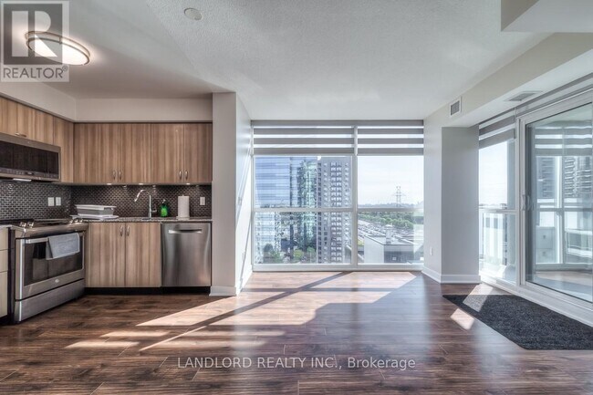 Photo du bâtiment - 5740 Yonge St