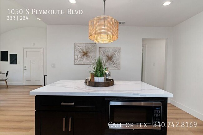 Foto del edificio - 1050 S Plymouth Blvd