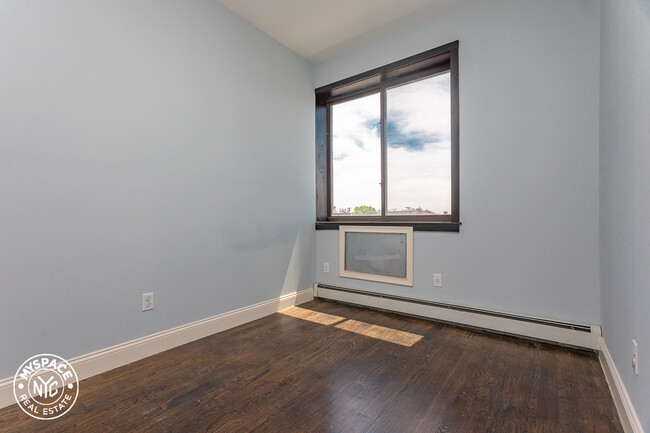 Building Photo - 682 Bushwick Ave