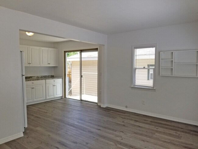 Building Photo - 12024 Sheldrake Dr