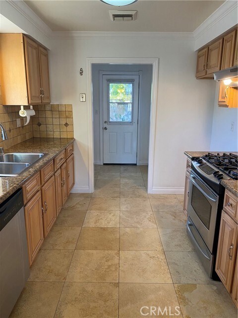 Foto del edificio - 806 Bloomwood Rd