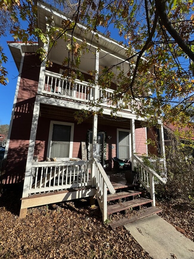 Building Photo - 750 Barber St