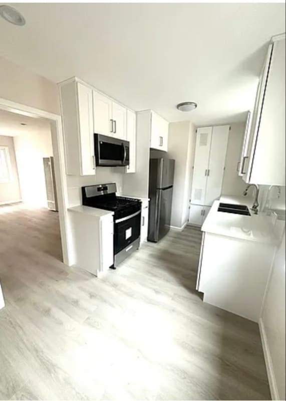 Building Photo - 325 E Verdugo Ave