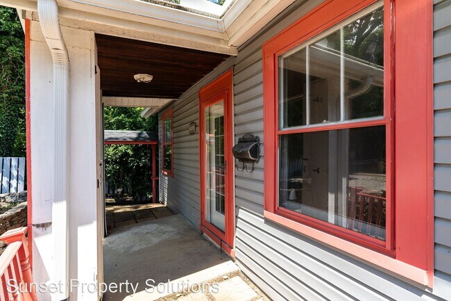 Building Photo - 3 br, 2 bath House - 3934 Oakpark Pl