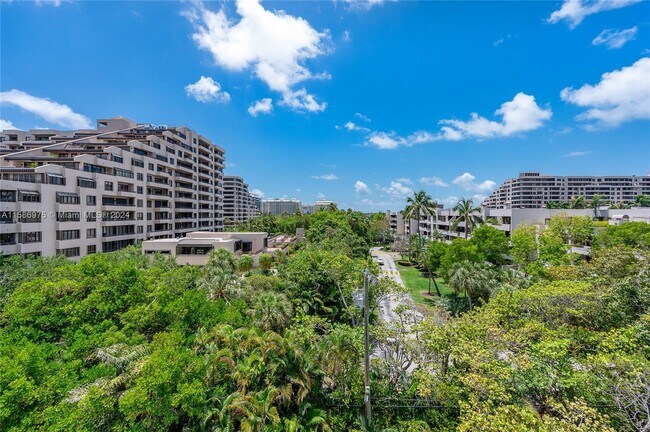 Building Photo - 170 Ocean Ln Dr