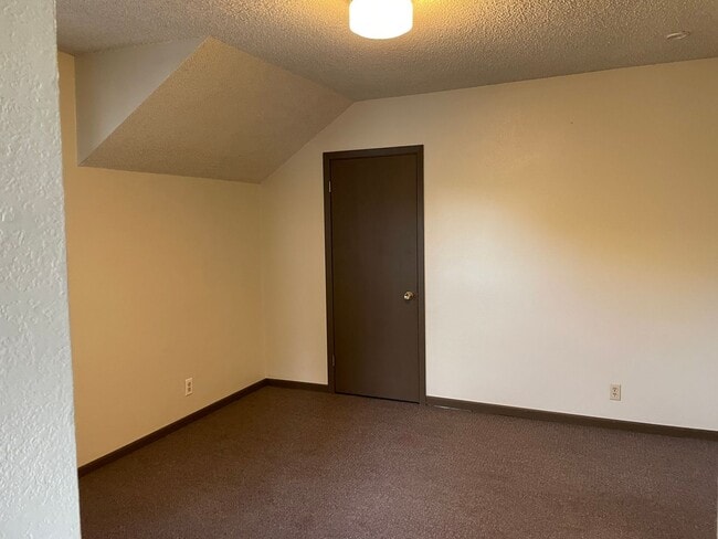 Building Photo - 425 S 30th St