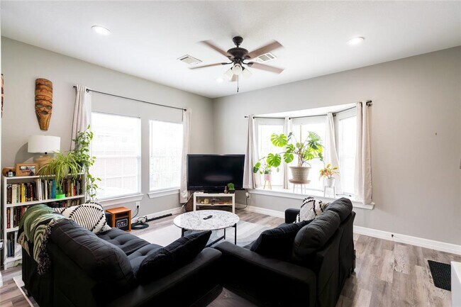 Foto del edificio - 6914 Avenue O