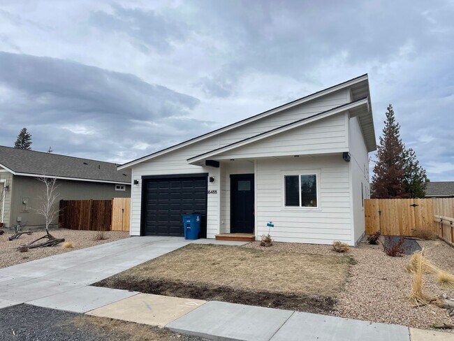 Foto del edificio - Newer cute bungalow in La Pine OR