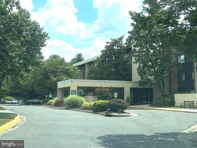 Foto del edificio - 2921 N Leisure World Blvd