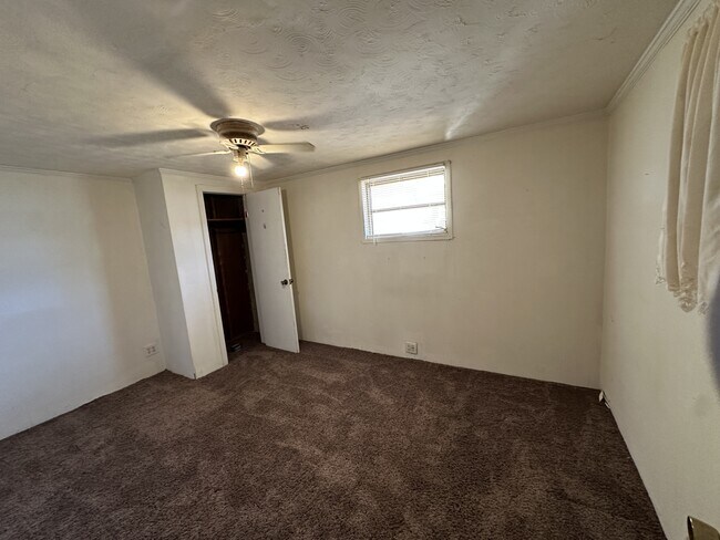 Foto del edificio - 7992 Reynolda Rd