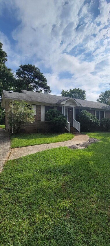 Primary Photo - 8719 Idlewild Rd