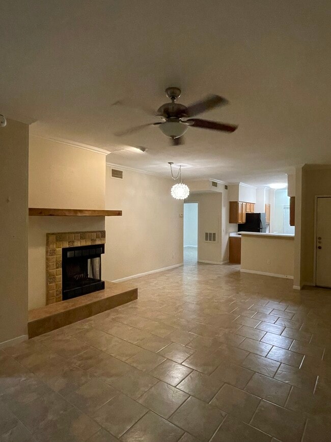 Building Photo - 2450 Wickersham Ln
