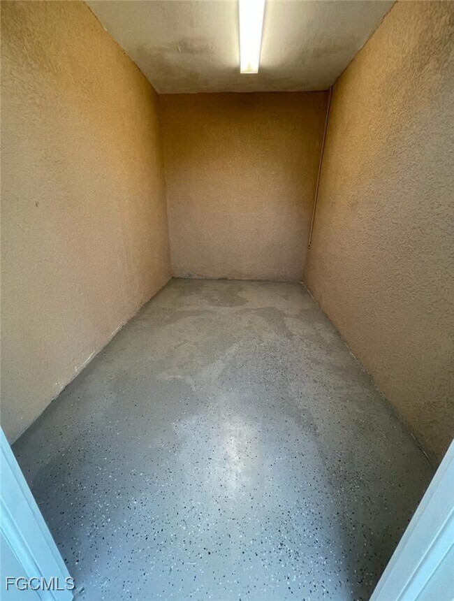 Foto del edificio - 621 Joel Blvd