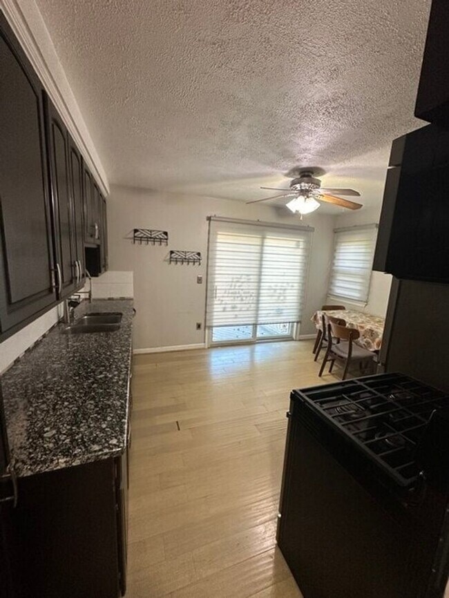 Foto del edificio - 972 Cardwell St