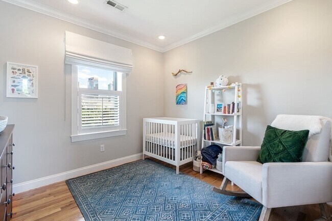 Foto del edificio - 35 Rutherford Ave